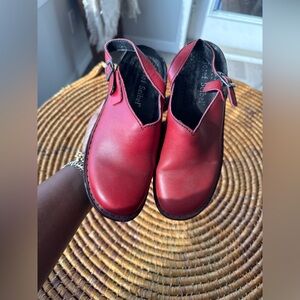 Josef Seibel Red Dress Shoes with V-Shaped Opening and Zipper
